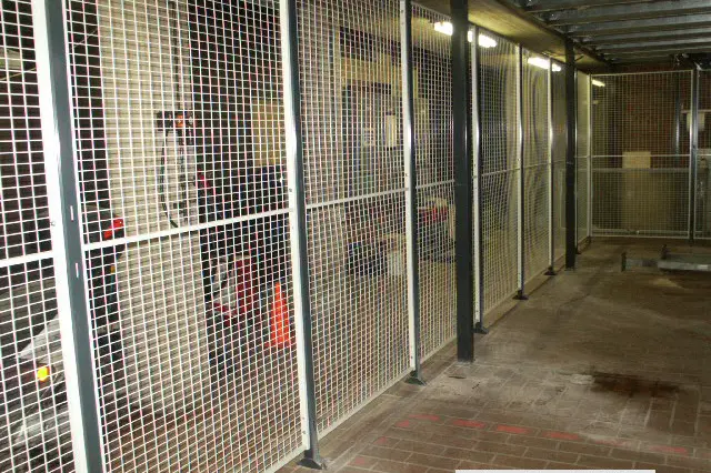Hamag Magazijninrichting | Systeemgaaswanden