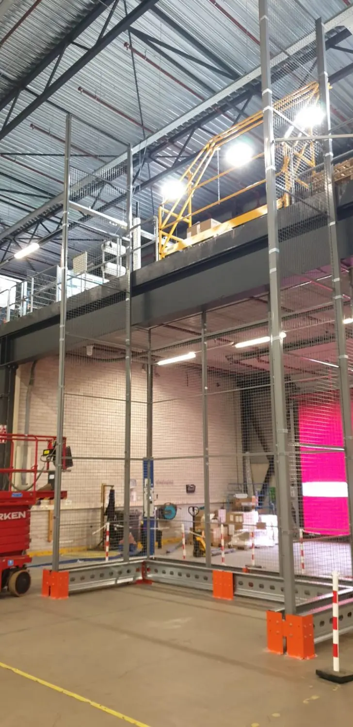 Hamag Magazijninrichting | Systeemgaaswanden